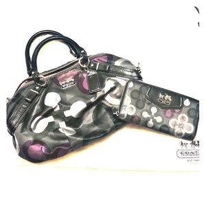 Coach bag and matching accordion style wallet.